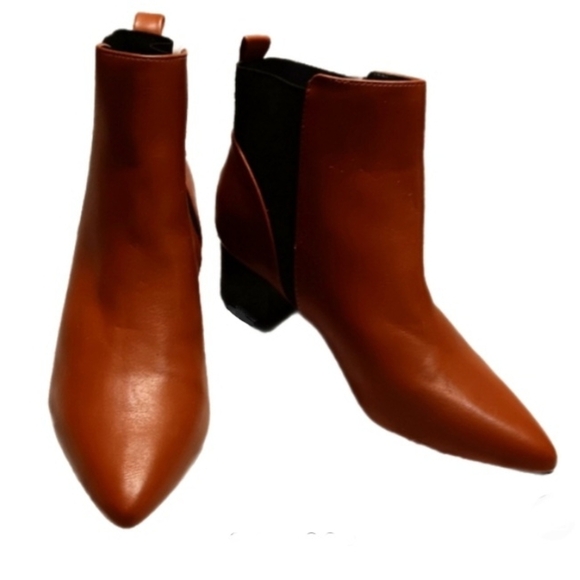 Lulus Shoes - Lulus Ankle Boot Brown Black Elastic Block Heel Woman Size 7.5 Point Toe Scratch